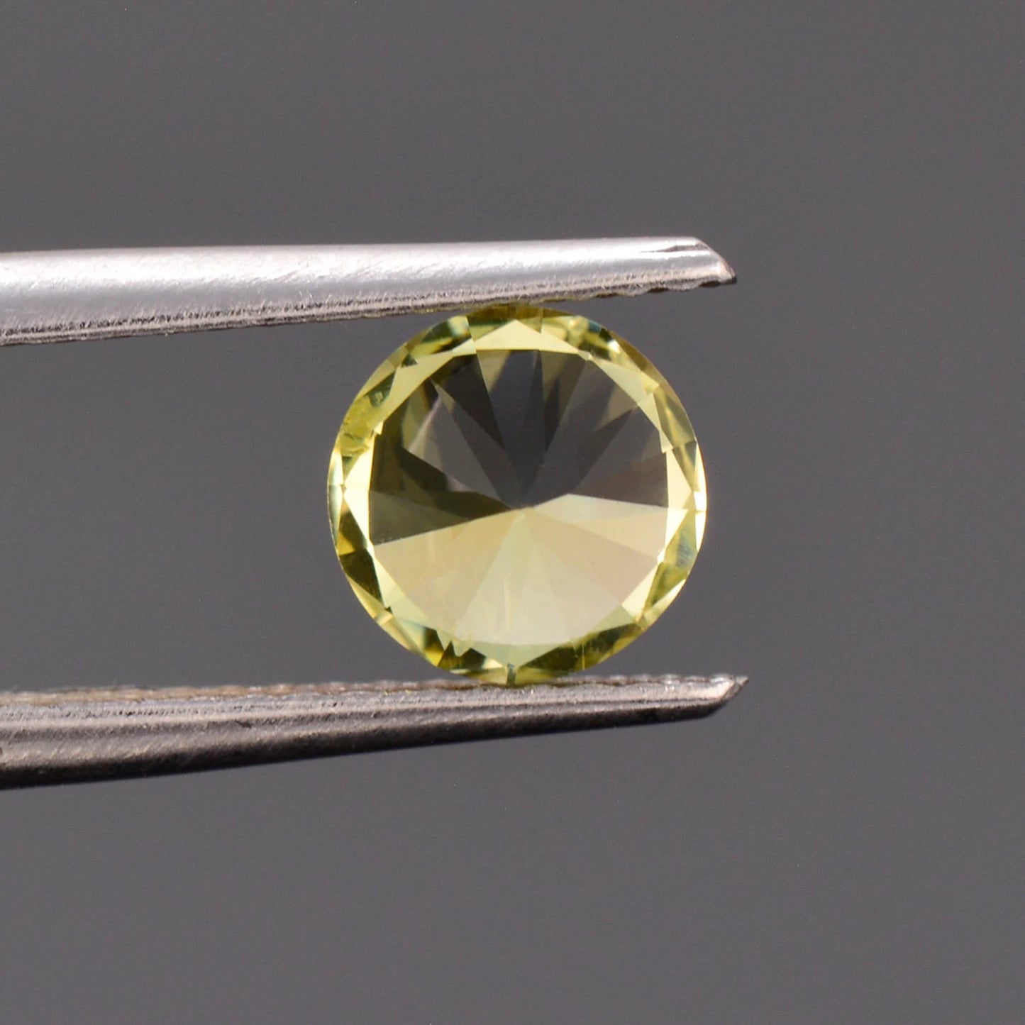 Beautiful Yellow Chrysoberyl Gemstone from Sri Lanka, 1.10 cts., 6.1 mm., Round Brilliant Cut