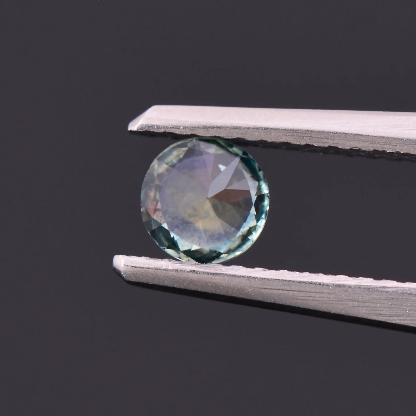 Beautiful Natural Blue Green Sapphire Gemstone from Montana 0.48 cts., 4.6 mm., Round Shape