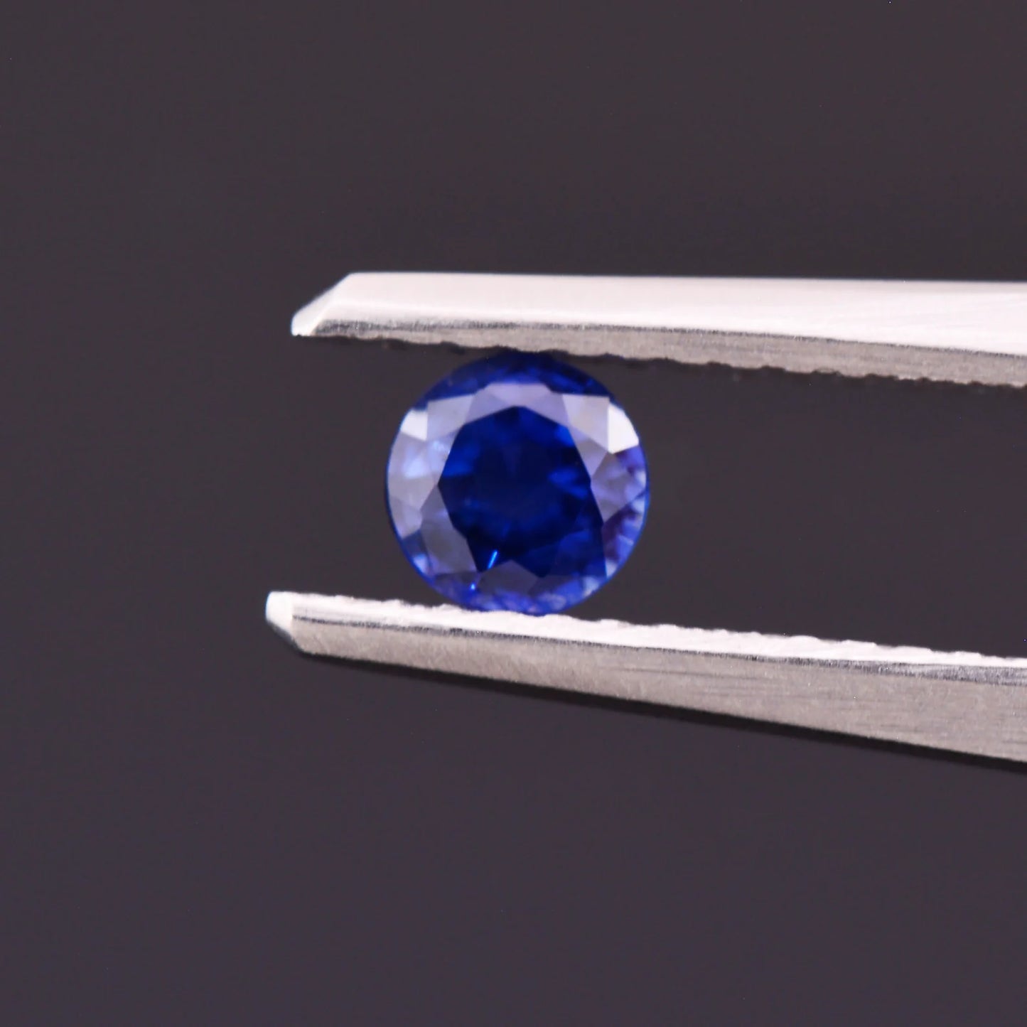 Gorgeous Blue Sapphire Gemstone from Sri Lanka, 0.38 cts., 4 mm., Round Shape