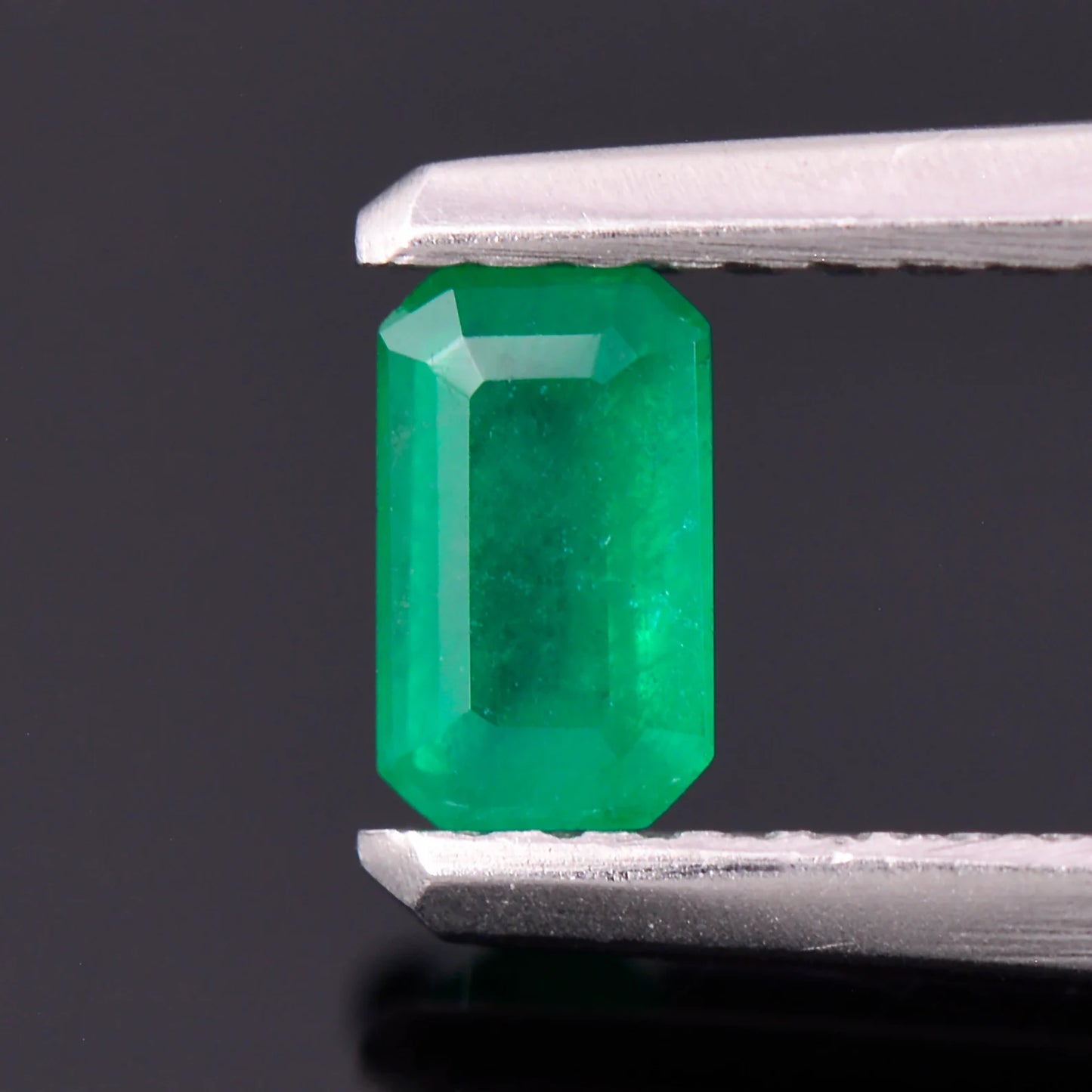 Beautiful Rich Green Emerald Gemstone from Colombia, 0.30 cts., 5x3 mm., Step Emerald Cut