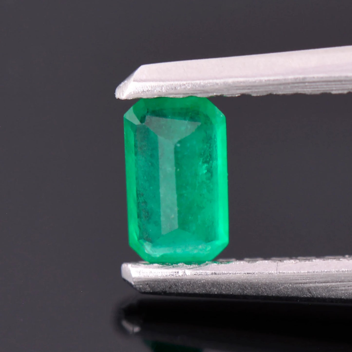 Beautiful Rich Green Emerald Gemstone from Colombia, 0.30 cts., 5x3 mm., Step Emerald Cut