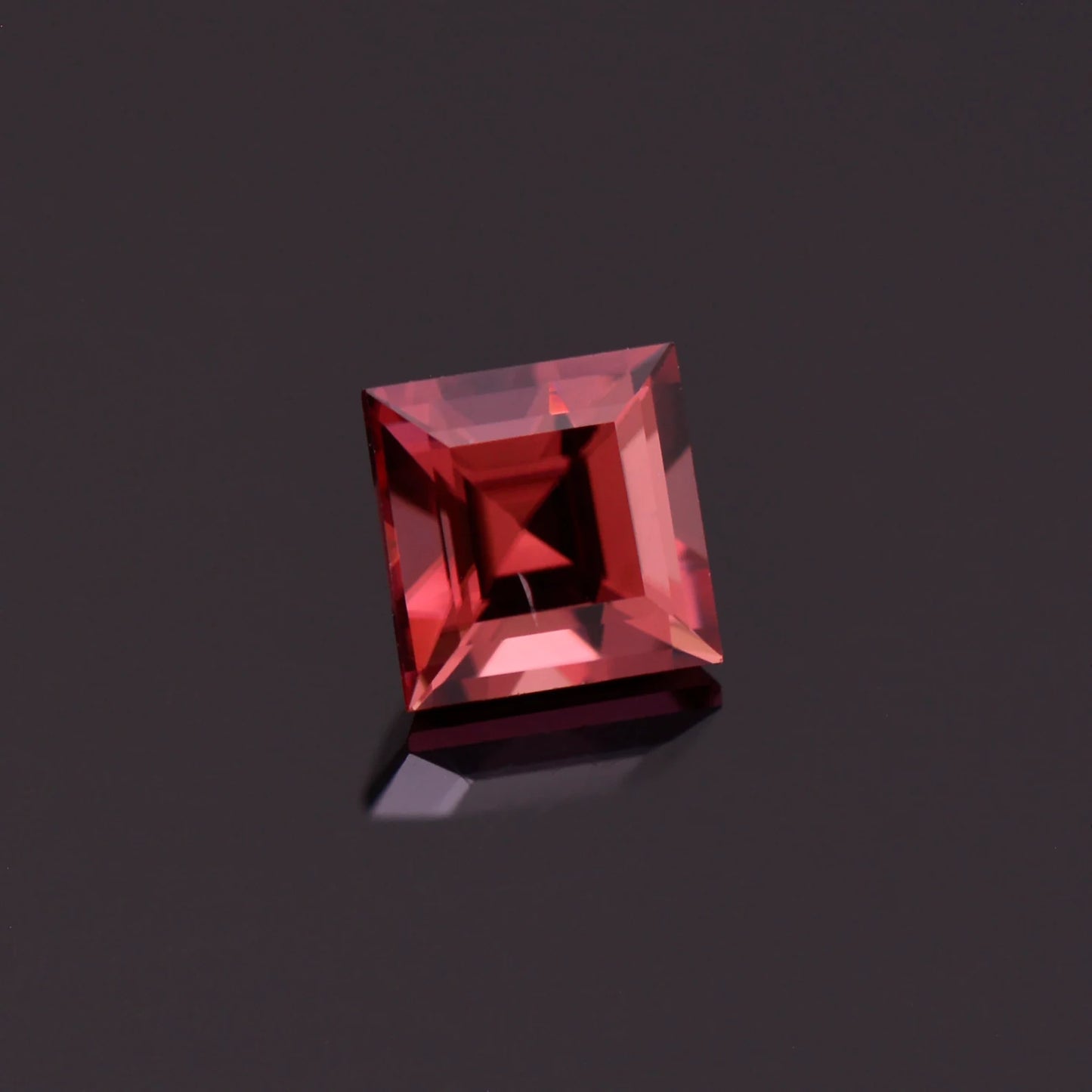 Pretty Red Zircon Gemstone from Tanzania, 1.01 cts., 5 mm., Carre Cut Square Shape