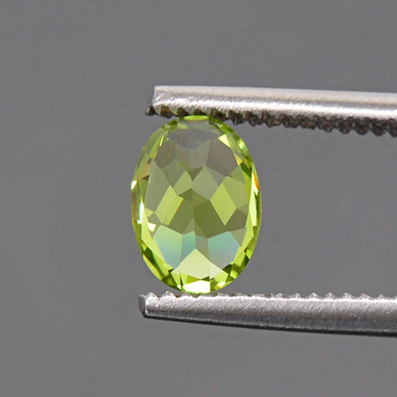 Excellent Green Grossular Garnet from Tanzania 1.00 ct.