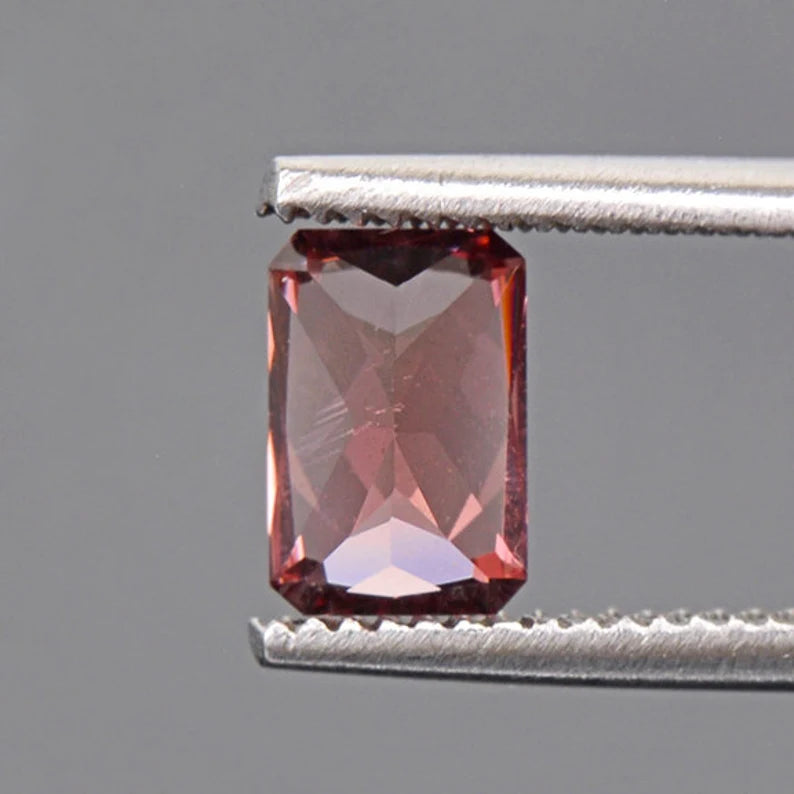 Beautiful Silvery Pink Spinel Gemstone from Sri Lanka 1.06 cts.