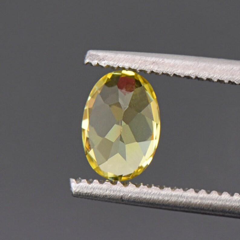 Brilliant Lemon Yellow Sapphire Gemstone from Tanzania 0.88 cts.