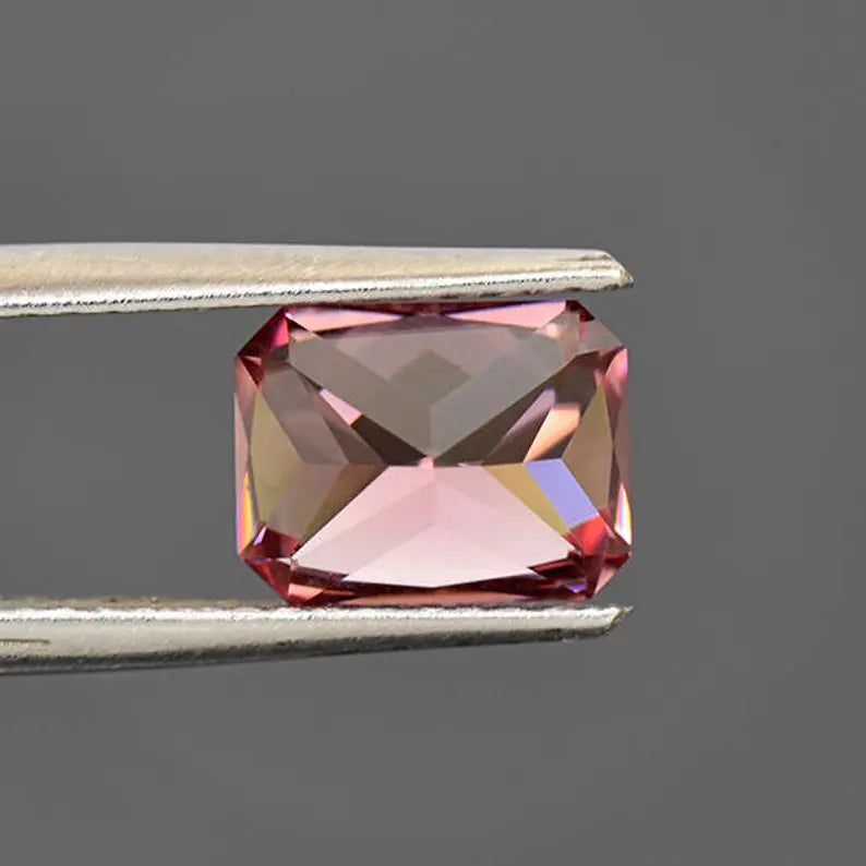 Fantastic Pink Champagne Zircon Gemstone from Tanzania 2.89 cts.