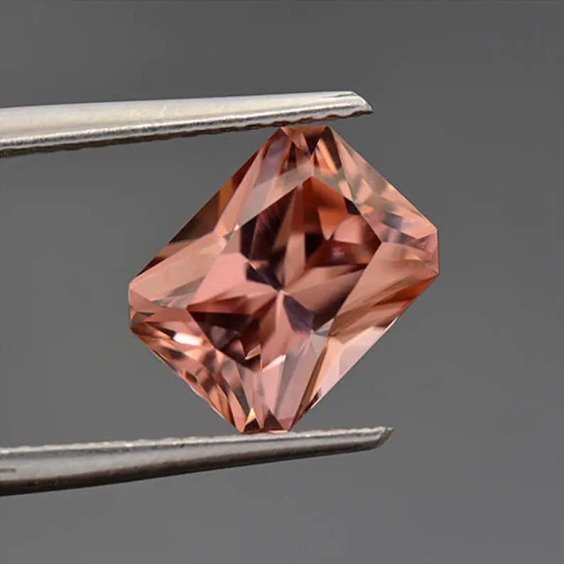 Excellent Pink Champagne Zircon Gemstone from Tanzania 4.00 cts.