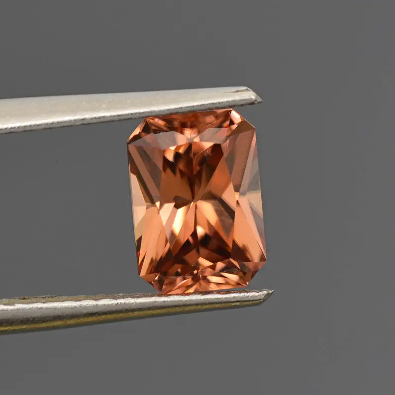 Stunning Peach Bellini Zircon Gemstone from Tanzania 2.20 cts.