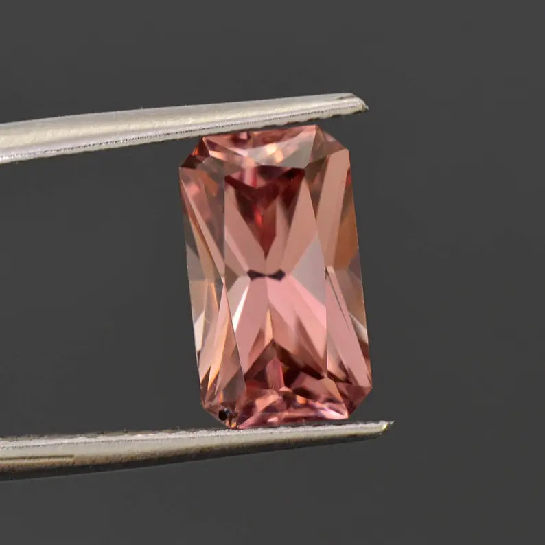 Superb Peachy Pink Champagne Zircon Gemstone from Tanzania 4.50 cts.