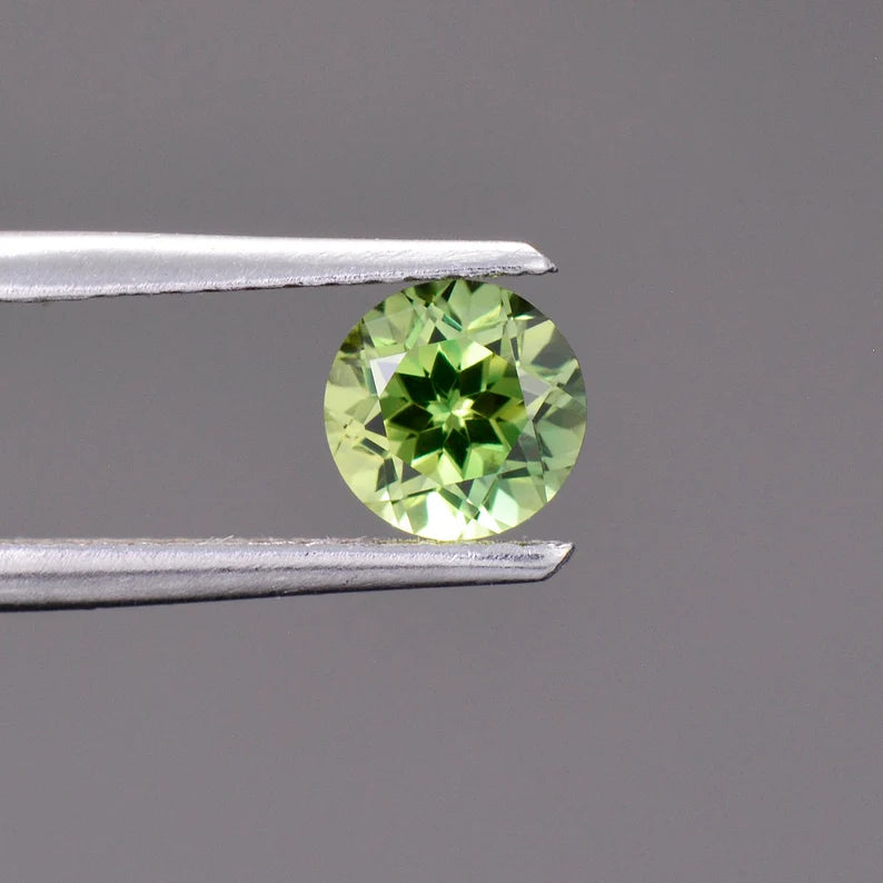 Beautiful Green Blue and Yellow Sapphire Gemstone from Australia, 0.86 cts., 5.5 mm., Round Brilliant Cut