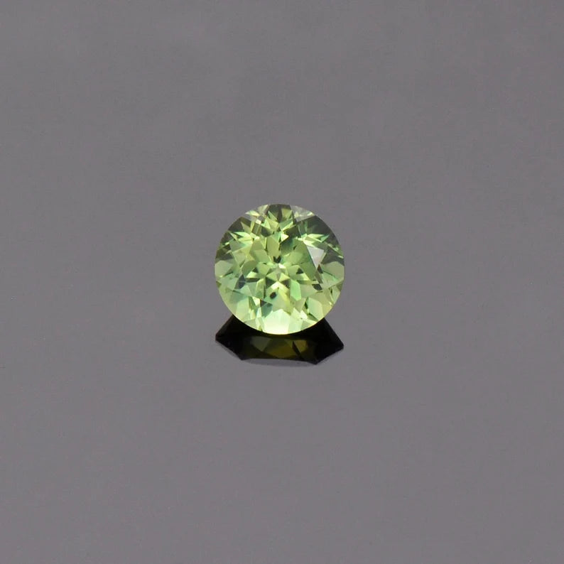 Beautiful Green Blue and Yellow Sapphire Gemstone from Australia, 0.86 cts., 5.5 mm., Round Brilliant Cut