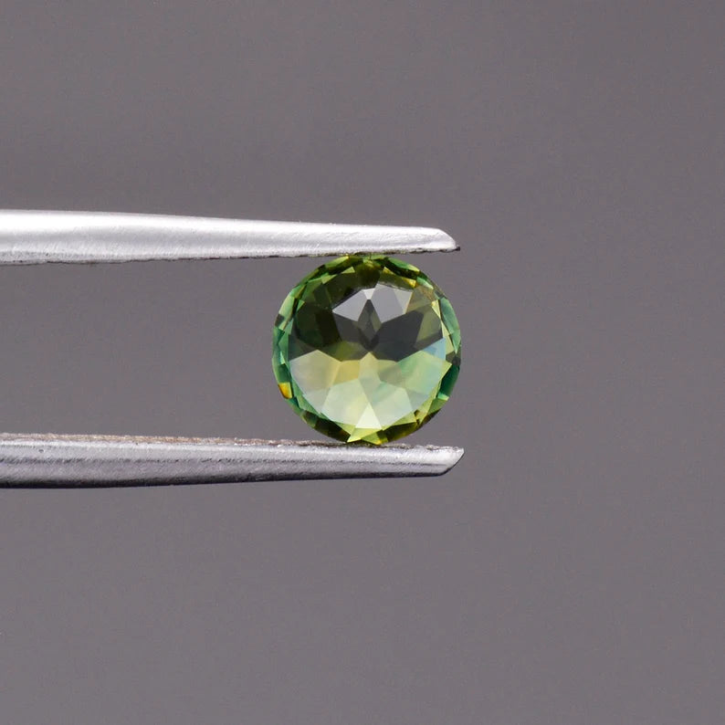 Beautiful Green Blue and Yellow Sapphire Gemstone from Australia, 0.86 cts., 5.5 mm., Round Brilliant Cut