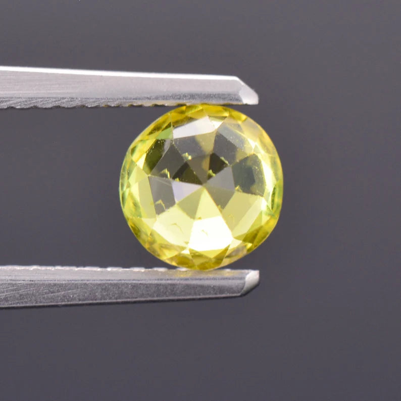 Bright Lemon Yellow Sapphire Gemstone from Sri Lanka, 1.35 cts., 6 mm., Round Shape