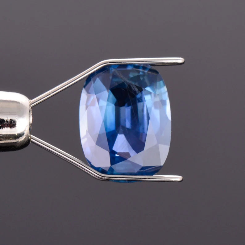 Excellent Blue Sapphire Gemstone with Laboratory Report, 2.27 cts., 9.5x7.0 mm., Oval Shape