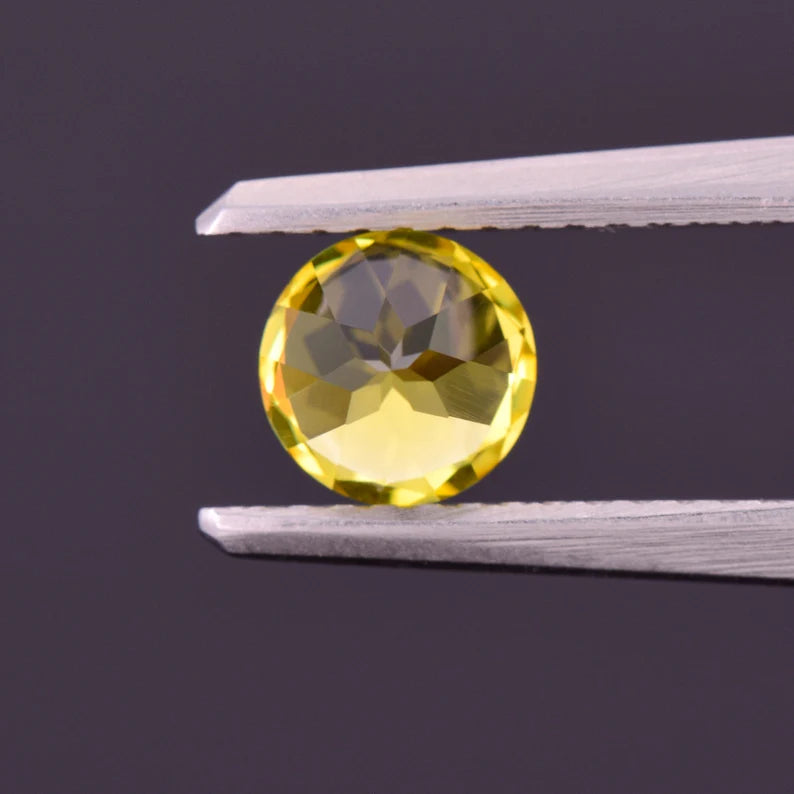 Brilliant Lemon Yellow Sapphire Gemstone from Australia, 0.87 cts., 5.5 mm., Round Brilliant Cut