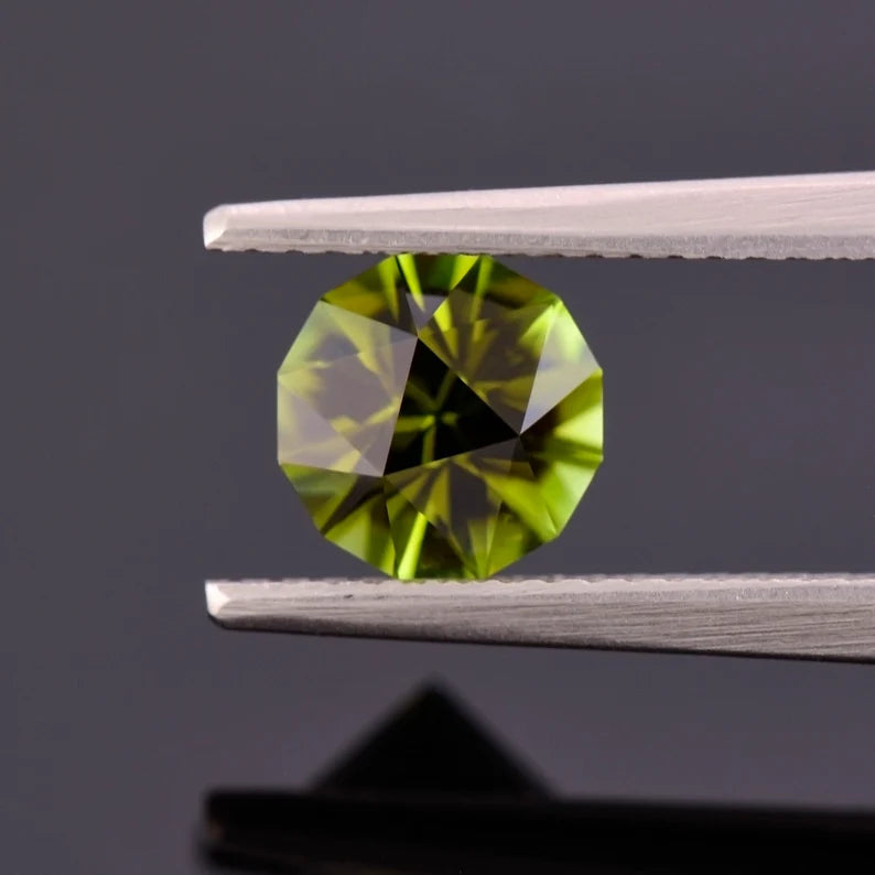 Excellent Green Tourmaline Gemstone from Nigeria, 1.41 cts., 7 mm., Round Brilliant Cut