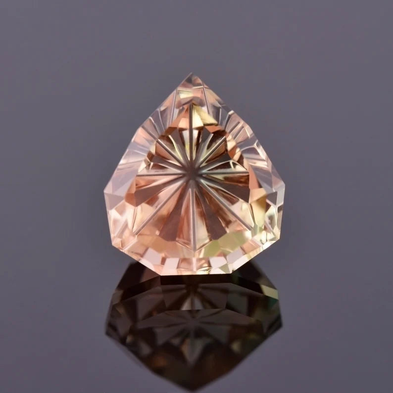 Pretty Copper and Green Bicolor Sunstone Gem from Oregon, 4.78 cts., 12x10 mm., Fantasy Cut Shield Shape