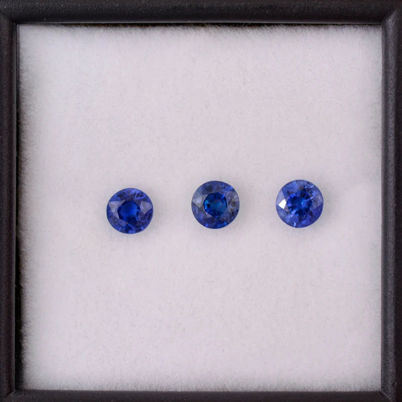 Fantastic Blue Sapphire Gemstone Set from Sri Lanka, 1.01 tcw., 4 mm., Rounds