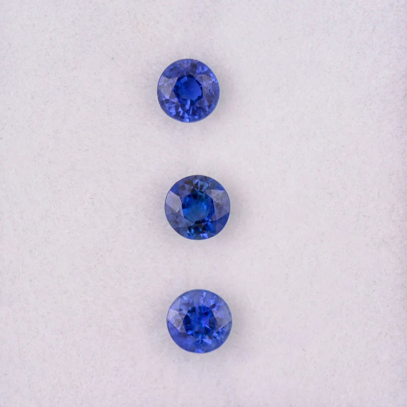 Fantastic Blue Sapphire Gemstone Set from Sri Lanka, 1.01 tcw., 4 mm., Rounds