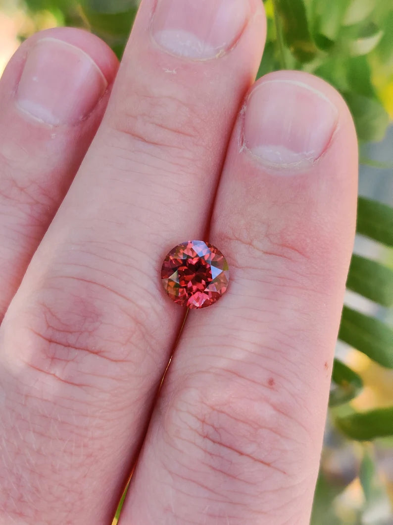 Stunning Peachy Rose Zircon Gemstone from Tanzania, 3.70 cts., 8.5 mm., Round Shape