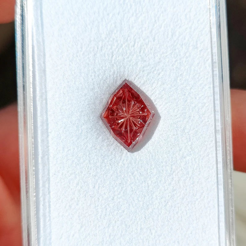 Exquisite Pink Zircon Gemstone from Tanzania, 5.99 cts., 13x10 mm., Fantasy Cut Diamond Marquise Shape