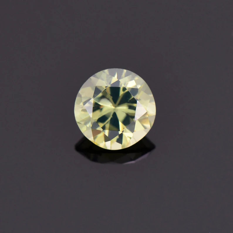 Beautiful Natural Green Sapphire Gemstone from Montana 1.02 cts., 5.8 mm., Round Shape