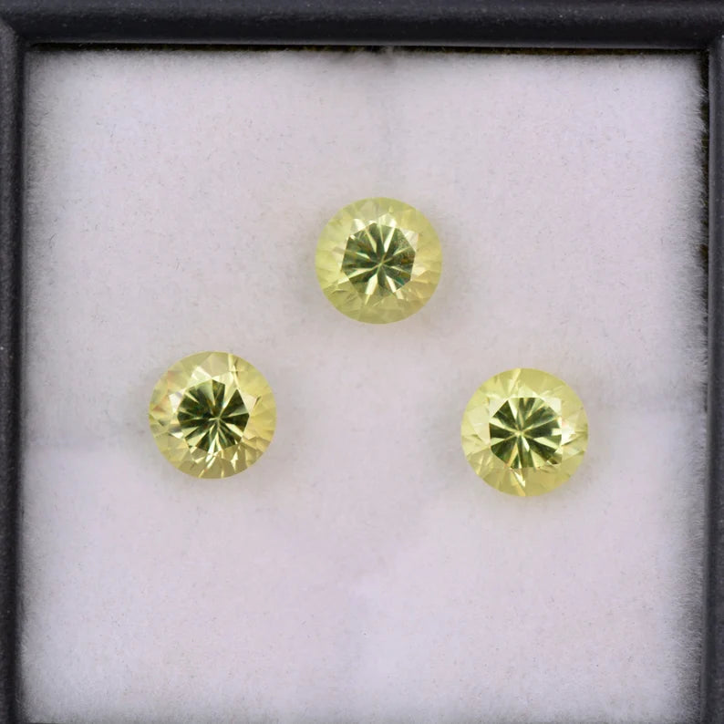 Brilliant Yellow Chrysoberyl Gemstone Set from Sri Lanka, 2.76 tcw., 5.5 mm., Round Brilliant