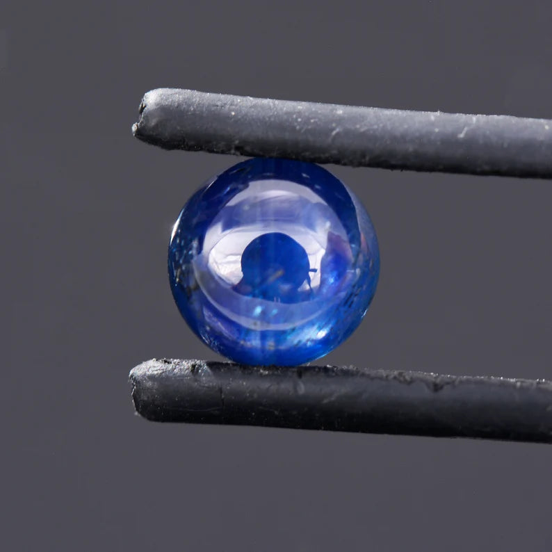 Pretty Blue Sapphire Gemstone from Sri Lanka, 2.76 cts., 7.6 mm., Round Shape Cabochon