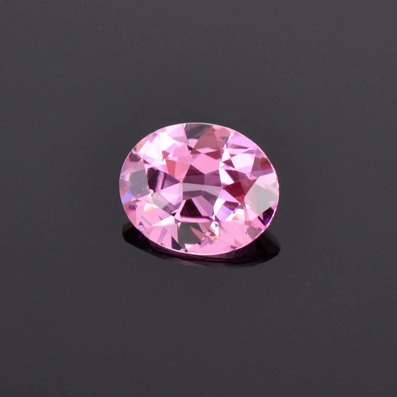 Excellent Bright Pink Spinel Gemstone from Sri Lanka, 1.35 cts., 8.1x6.6 mm., Oval Shape