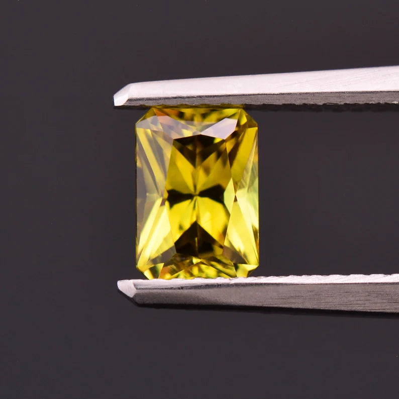 Superb Lemon Yellow Sapphire Gemstone from Australia, 1.43 cts., 7x5 mm., Radiant Emerald Cut