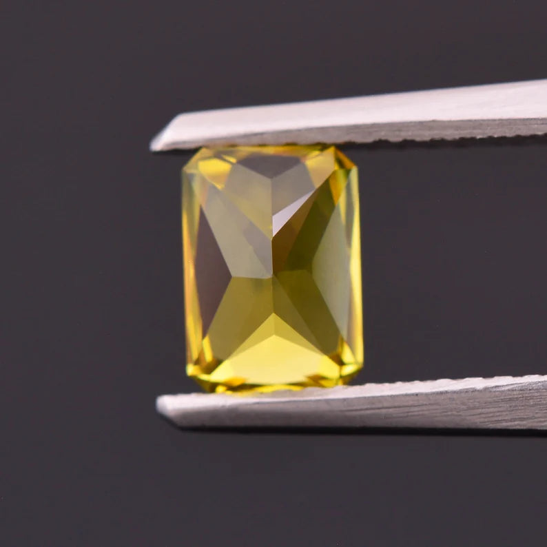 Superb Lemon Yellow Sapphire Gemstone from Australia, 1.43 cts., 7x5 mm., Radiant Emerald Cut