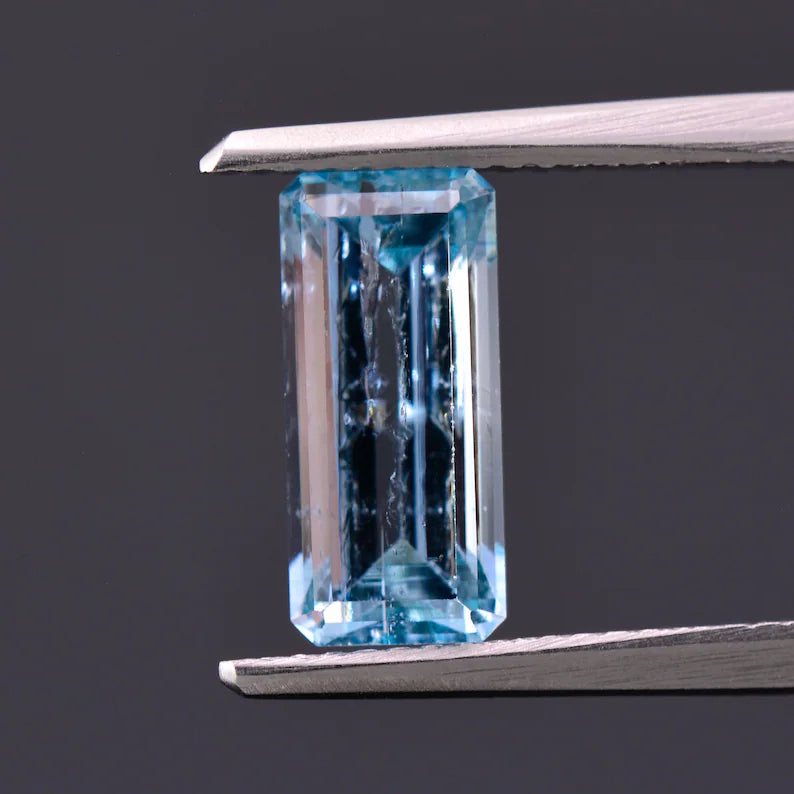 Beautiful Blue Aquamarine Gemstone from Idaho, 2.30 cts., 12x5.5 mm., Emerald Bar Cut