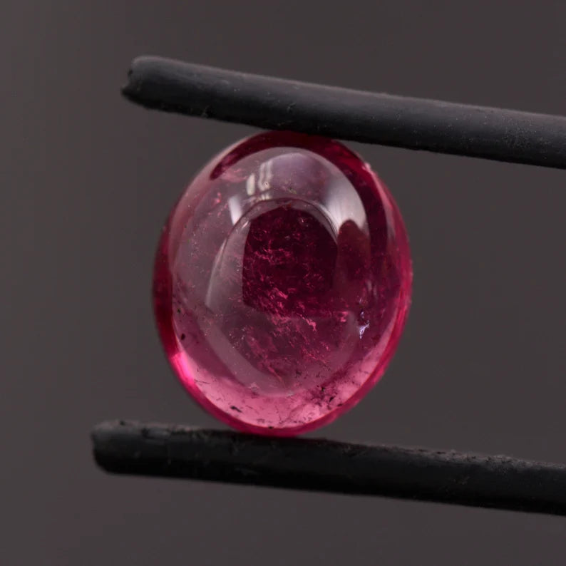 Gorgeous Cranberry Rubellite Tourmaline Gemstone from Brazil, 7.72 cts., 13x11 mm., Oval Shape Cabochon