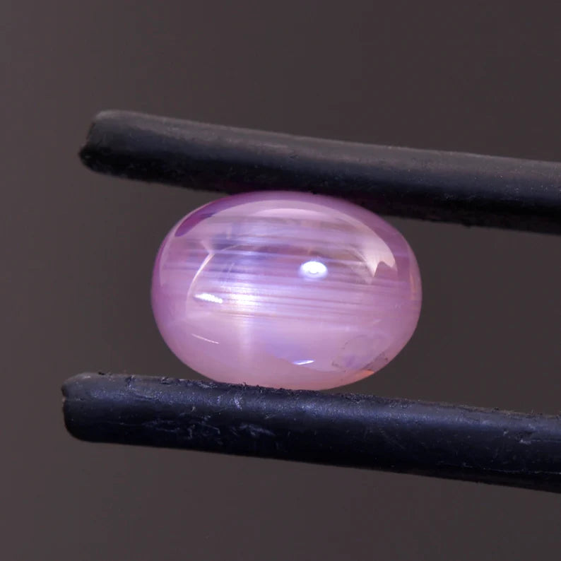 Beautiful Pink Star Sapphire Cabochon from Sri Lanka, 4.51 cts., 9x7 mm., Oval Cabochon