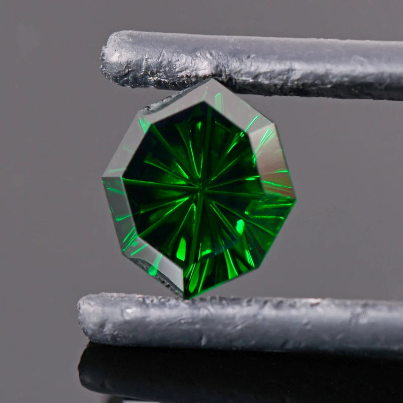 Exceptional Green Tsavorite Garnet Gemstone from Kenya, 2.67 cts., 9x8 mm., Fantasy Cut Marquise Shape