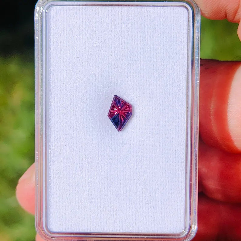 Gorgeous Winza Sapphire Ruby Gemstone from Tanzania, 0.86 cts., 8.4x5.7 mm., Fantasy Cut Freeform Shape