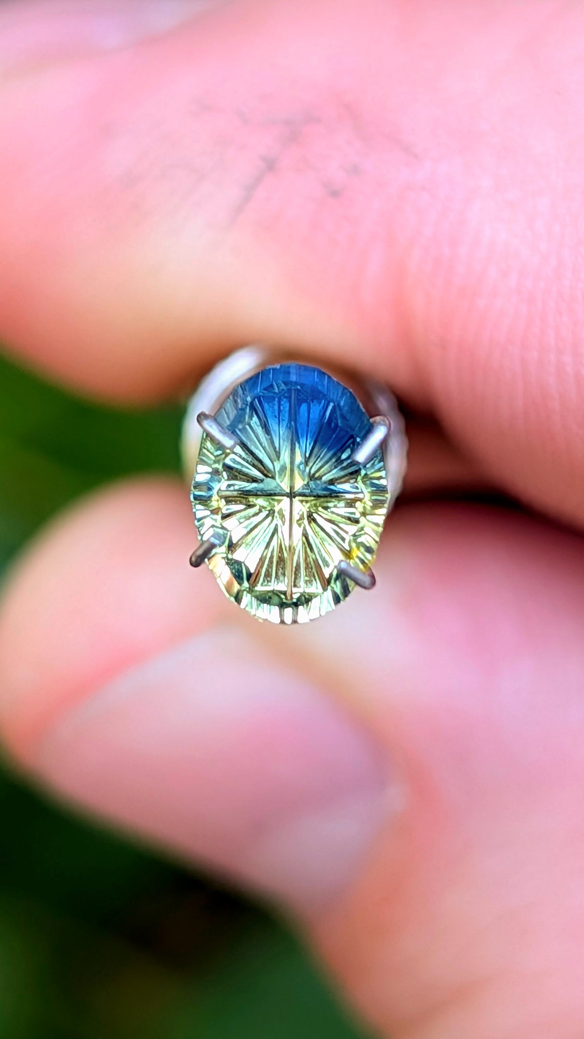 Parti Sapphire, 1.25 cts., 7.4 x 5.5 mm, Fantasy Oval, Blue, Yellow, Bicolor, Australia, Natural